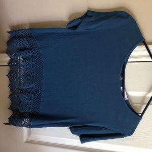 Dainty Hooligan boutique cropped shirt